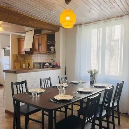 Chez-yu Au Pied De La Cite Villa *