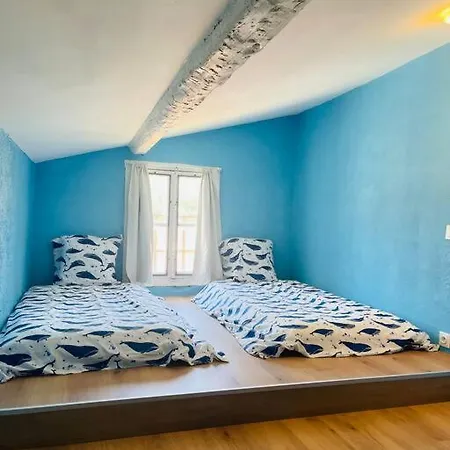 Chez-yu Au Pied De La Cite *